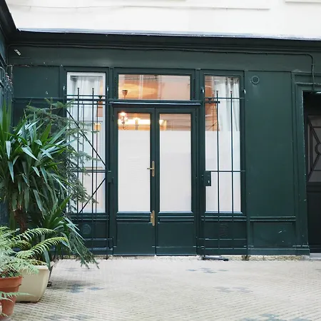 Palais Royal Chicsuites Hotel